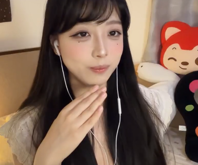 从红绿灯寸止到盒岛付费：一个小鸟大王听众的深夜笔记