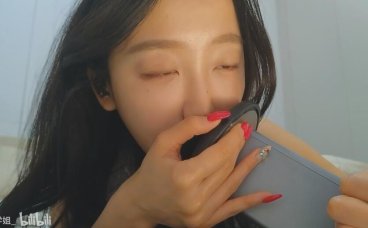 超越ASMR：B站酥酥学姐如何用“伪互动”打造沉浸式哄睡体验？